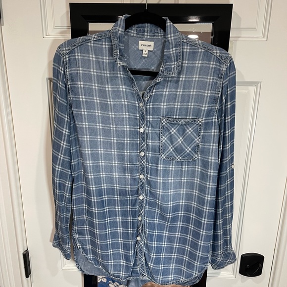 Sneak peek small button down - Picture 9 of 9